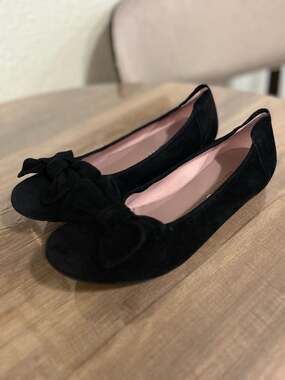 Sabrinas Black Suede Ballet Flats with Bow Detail